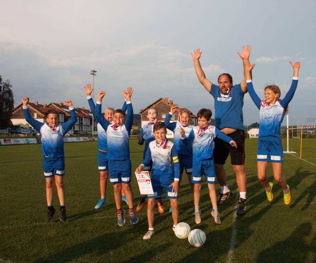 U12 holt souverän ersten Bezirksmeistertitel für UWD!